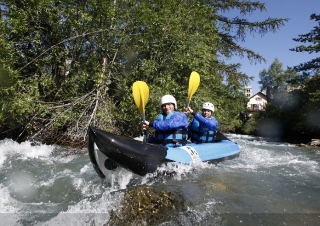  Descubre el Cano Raft con Rivies Evasion Canoe 